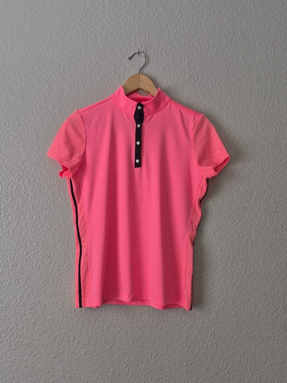 Tail Womens Short Sleeve Golf Shirt Medium M Coral Pink Mesh Panel Polo EUC